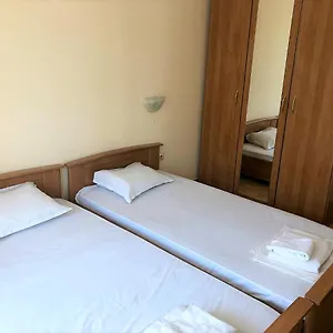 Complex Golden Dreams Aparthotel